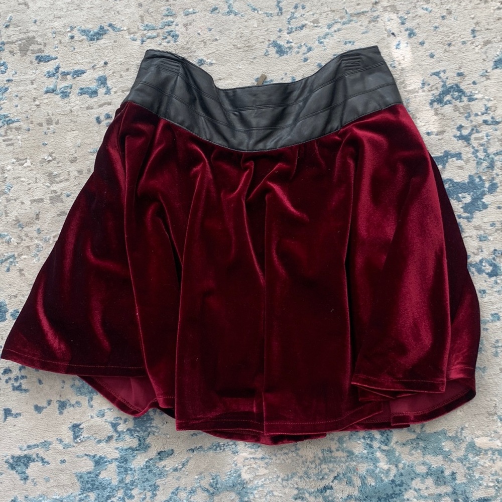Leather and velvet skirt